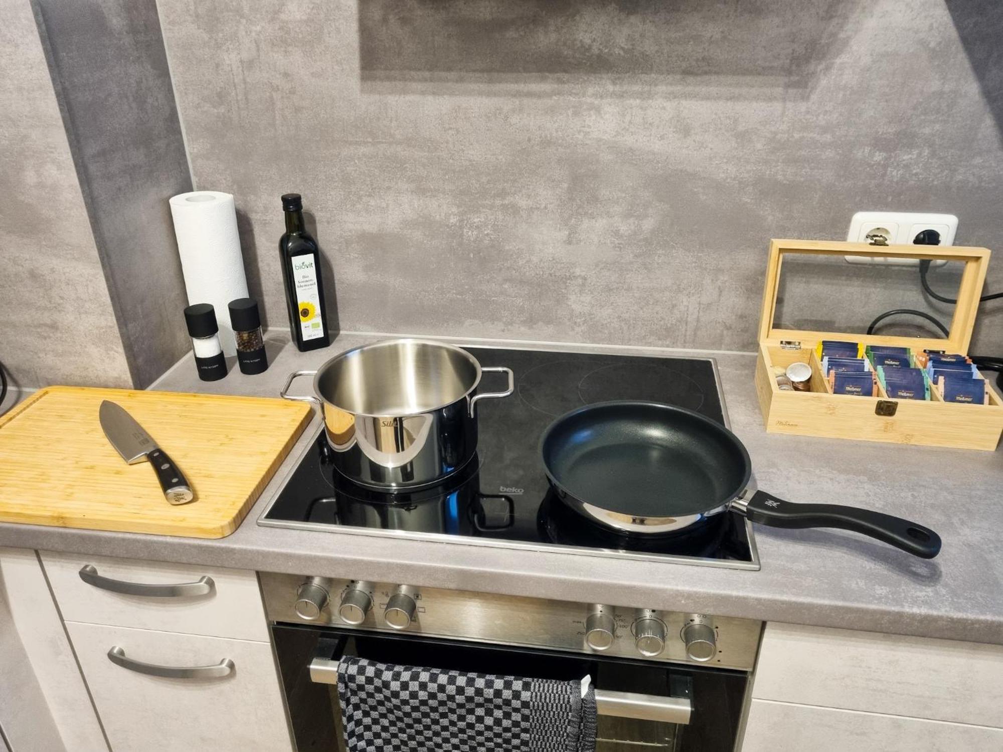Maremar - Design Maisonette Altstadt - 4 Pers - 57Qm - Luxus Boxspringbett - Kueche - Arbeitsplatz - Privater Parkplatz Greiz Bagian luar foto