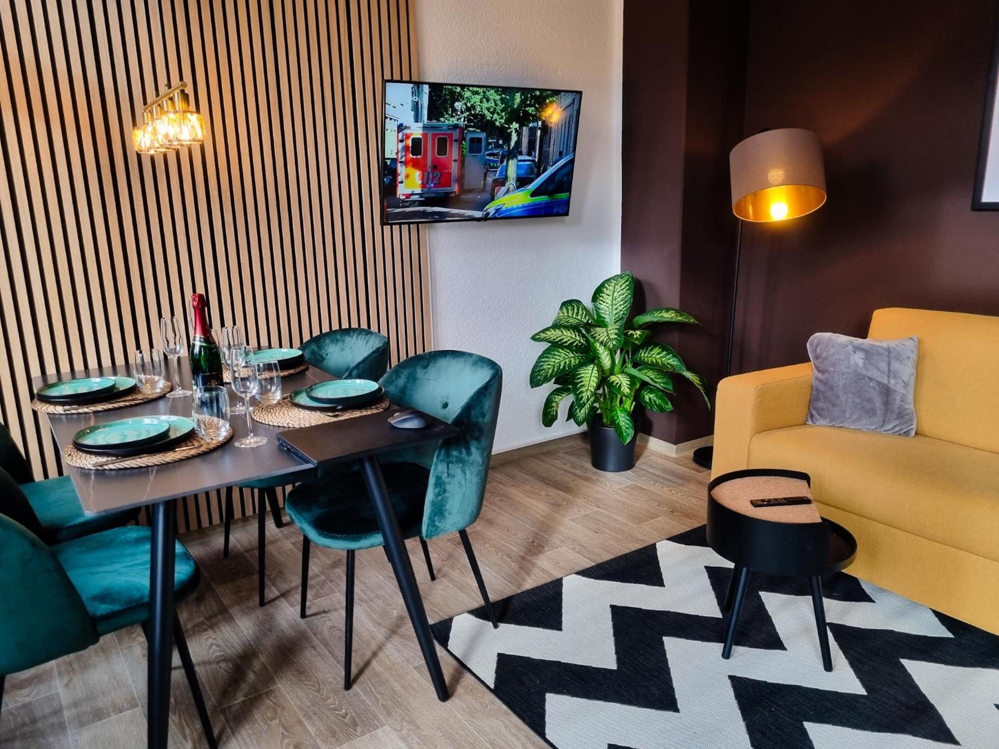 Maremar - Design Maisonette Altstadt - 4 Pers - 57Qm - Luxus Boxspringbett - Kueche - Arbeitsplatz - Privater Parkplatz Greiz Bagian luar foto