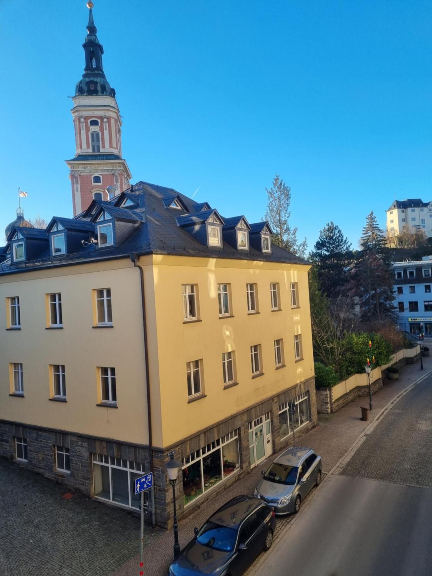 Maremar - Design Maisonette Altstadt - 4 Pers - 57Qm - Luxus Boxspringbett - Kueche - Arbeitsplatz - Privater Parkplatz Greiz Bagian luar foto