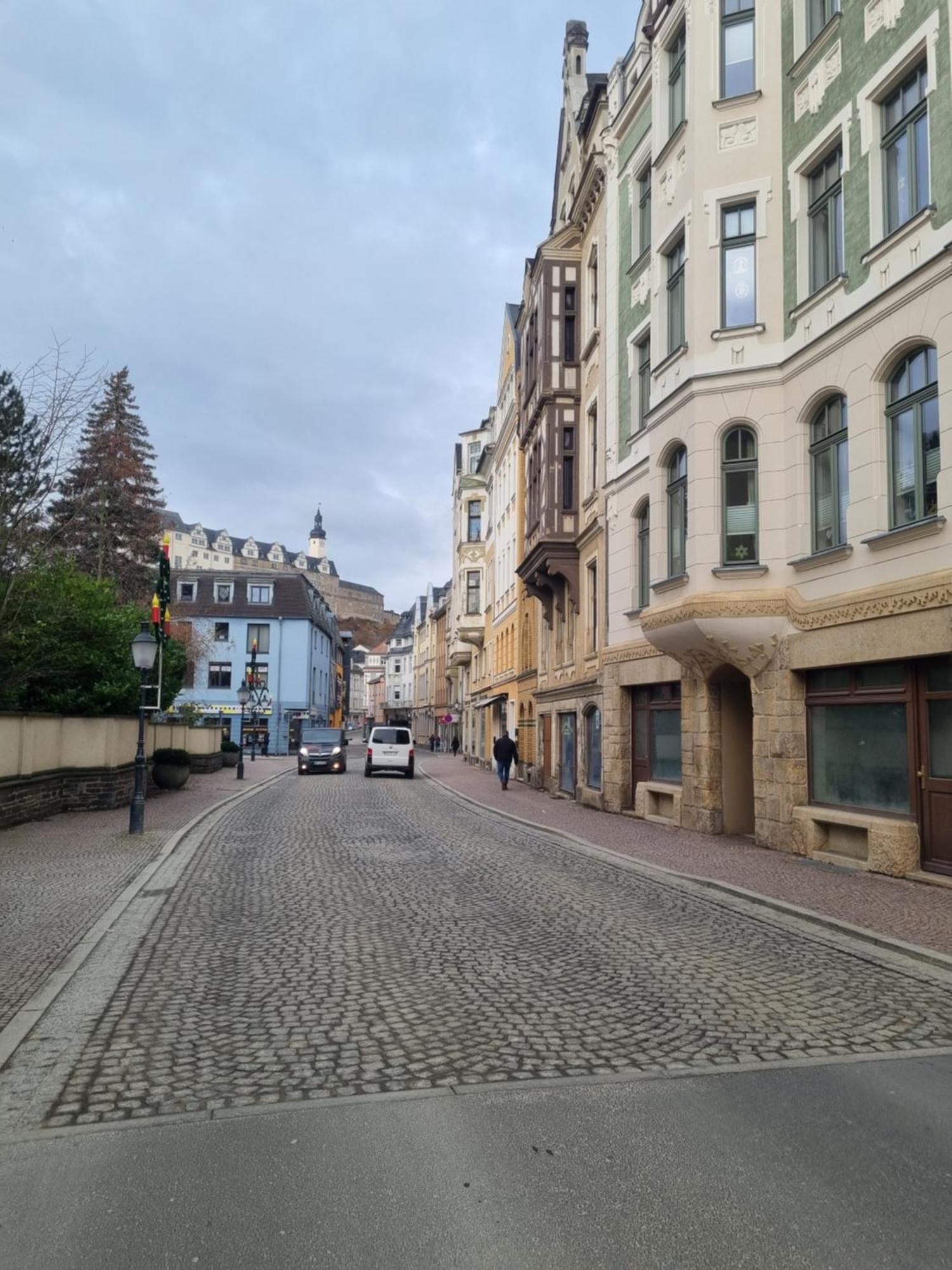 Maremar - Design Maisonette Altstadt - 4 Pers - 57Qm - Luxus Boxspringbett - Kueche - Arbeitsplatz - Privater Parkplatz Greiz Bagian luar foto