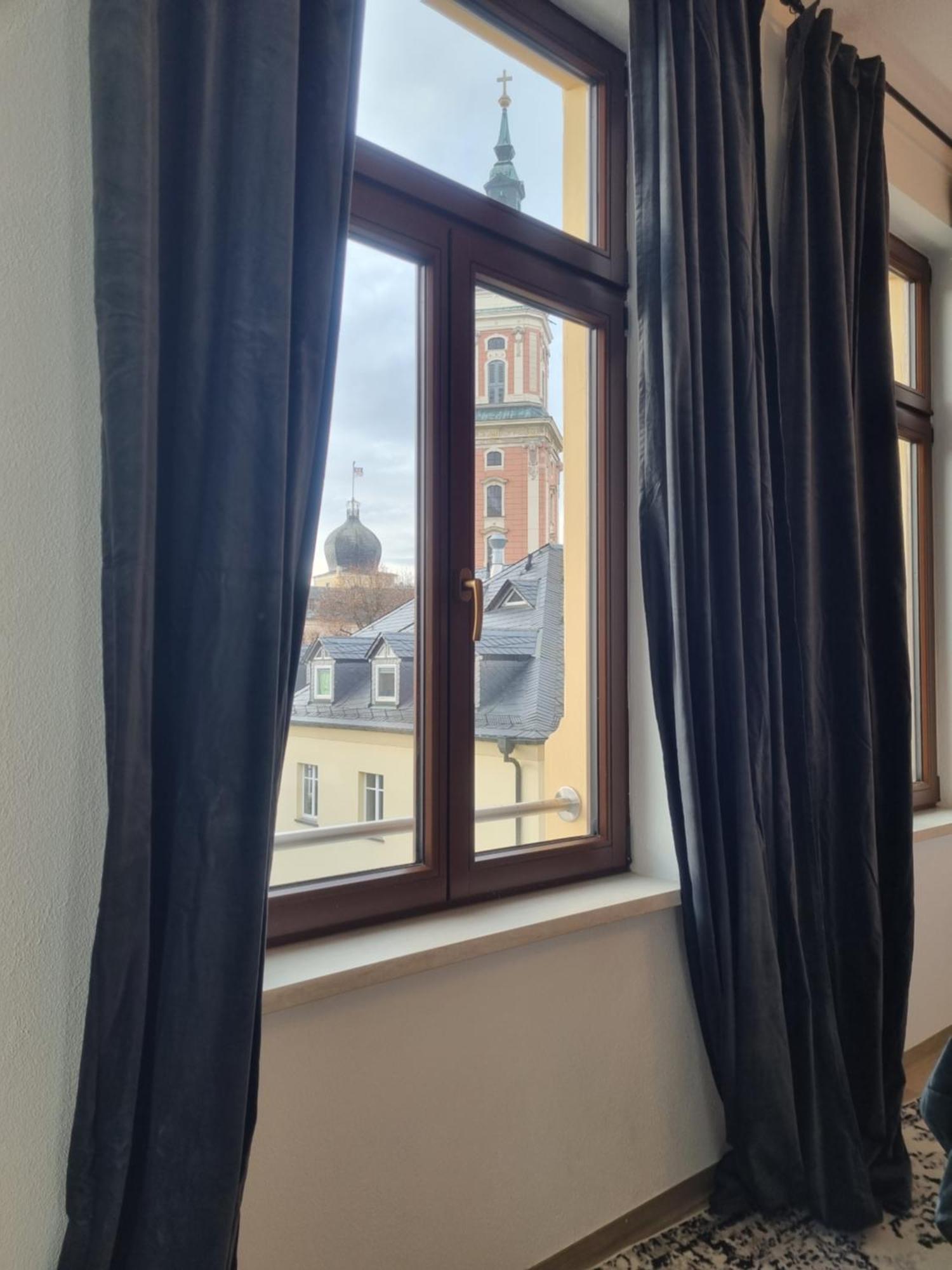 Maremar - Design Maisonette Altstadt - 4 Pers - 57Qm - Luxus Boxspringbett - Kueche - Arbeitsplatz - Privater Parkplatz Greiz Bagian luar foto