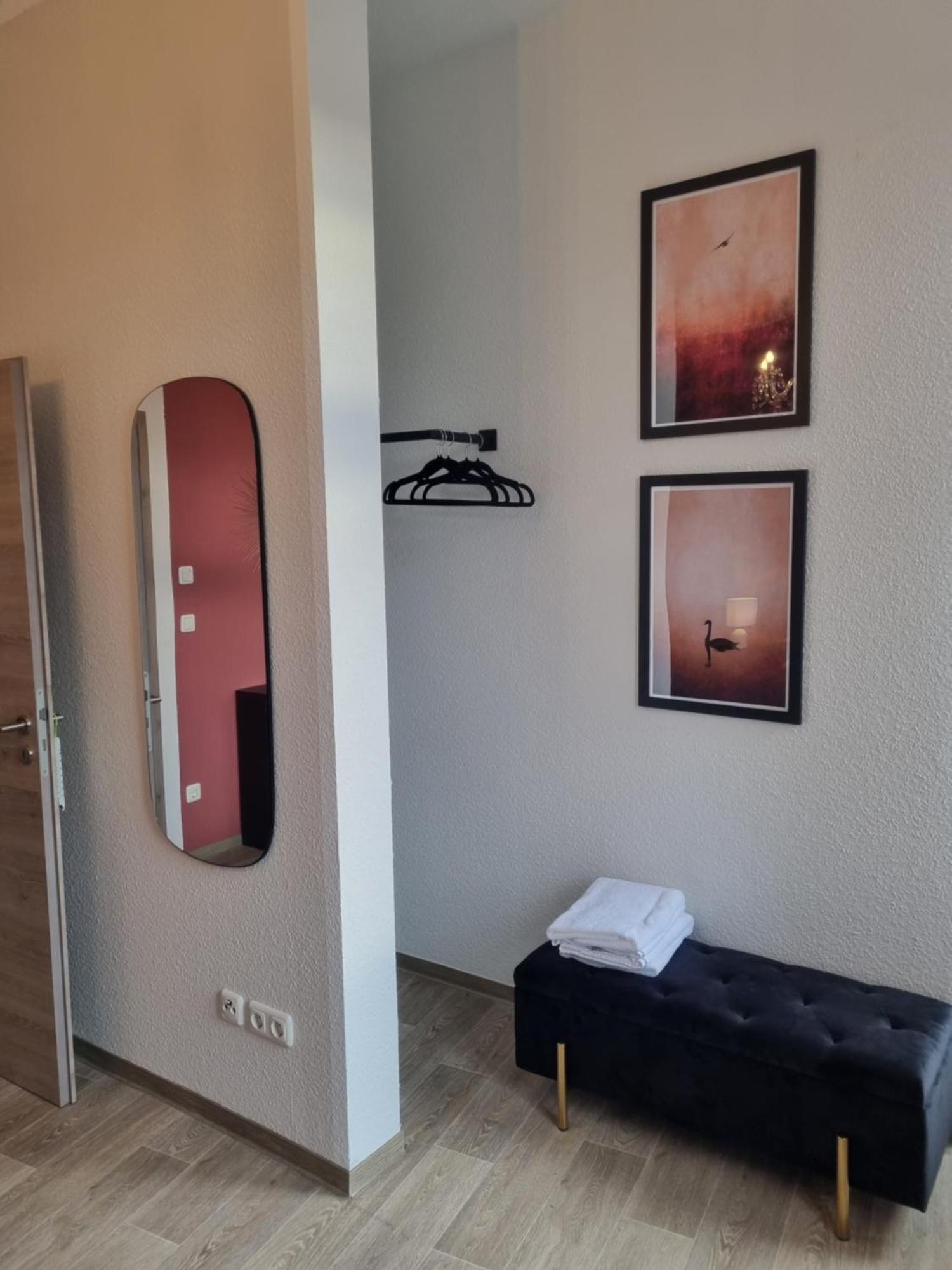 Maremar - Design Maisonette Altstadt - 4 Pers - 57Qm - Luxus Boxspringbett - Kueche - Arbeitsplatz - Privater Parkplatz Greiz Bagian luar foto