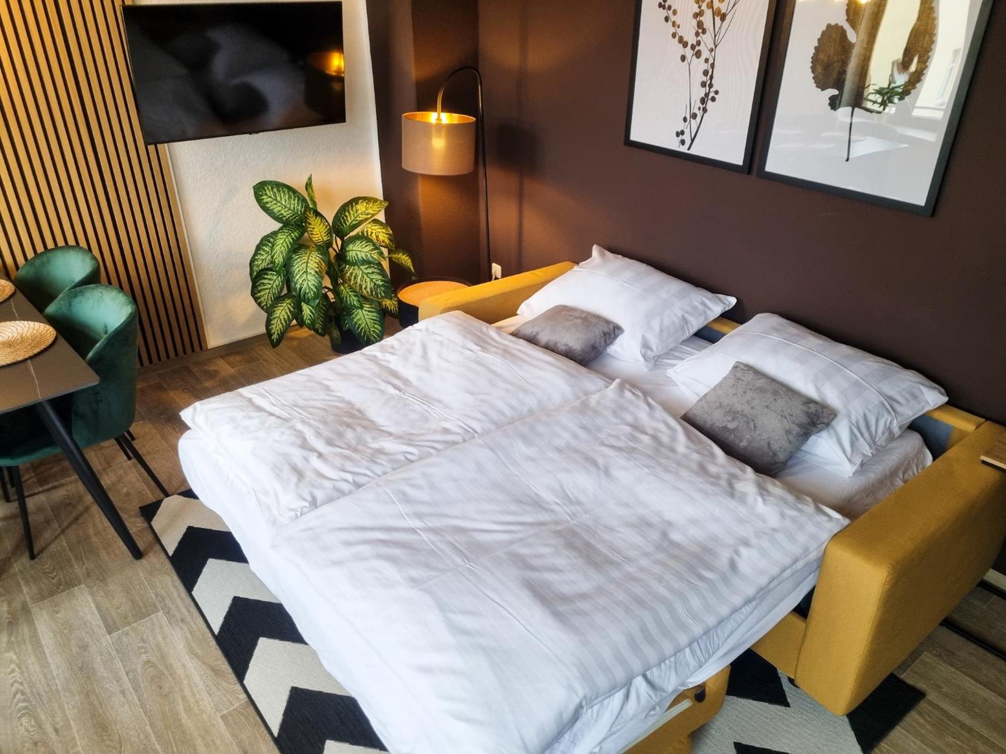 Maremar - Design Maisonette Altstadt - 4 Pers - 57Qm - Luxus Boxspringbett - Kueche - Arbeitsplatz - Privater Parkplatz Greiz Bagian luar foto