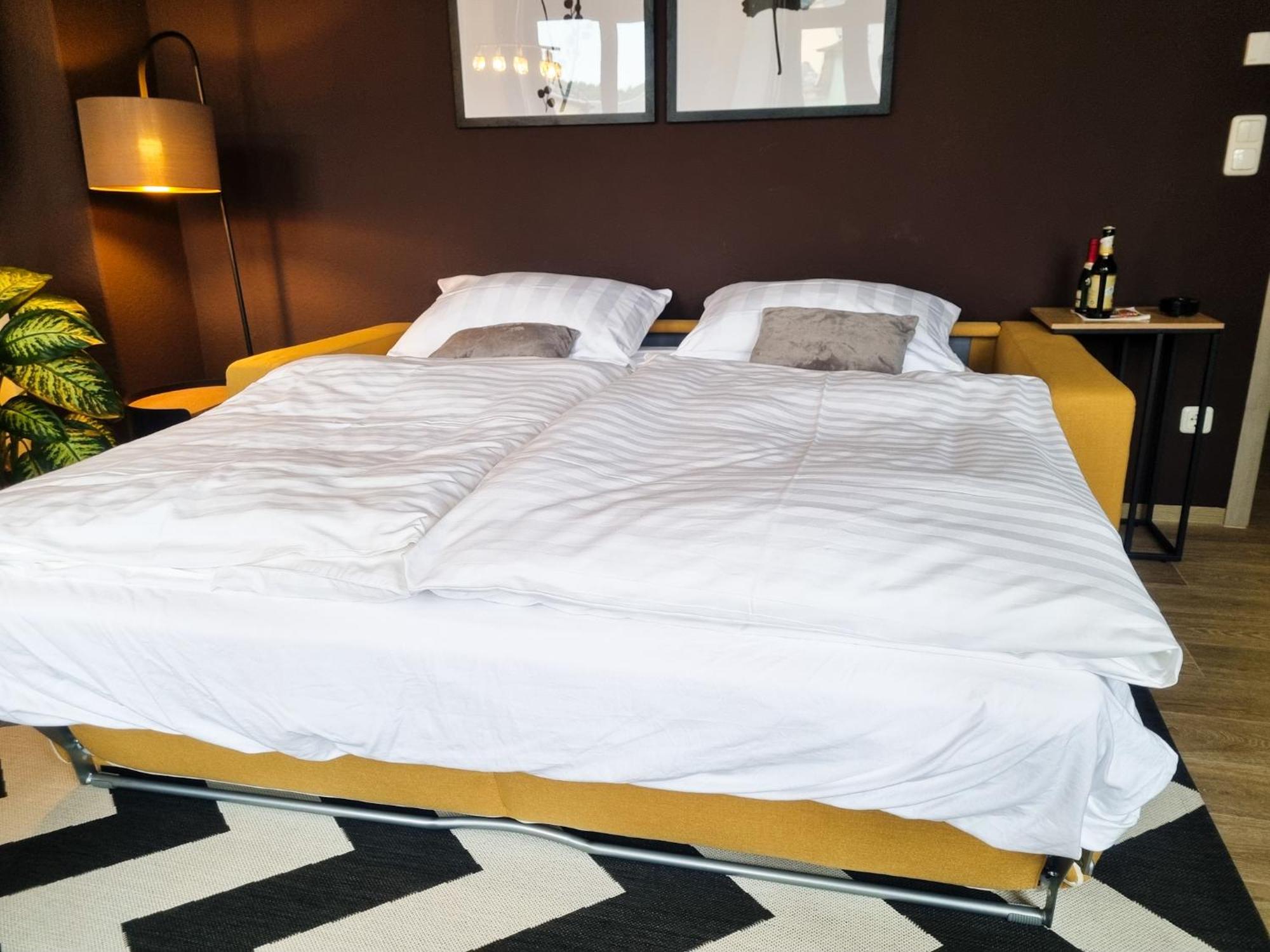 Maremar - Design Maisonette Altstadt - 4 Pers - 57Qm - Luxus Boxspringbett - Kueche - Arbeitsplatz - Privater Parkplatz Greiz Bagian luar foto